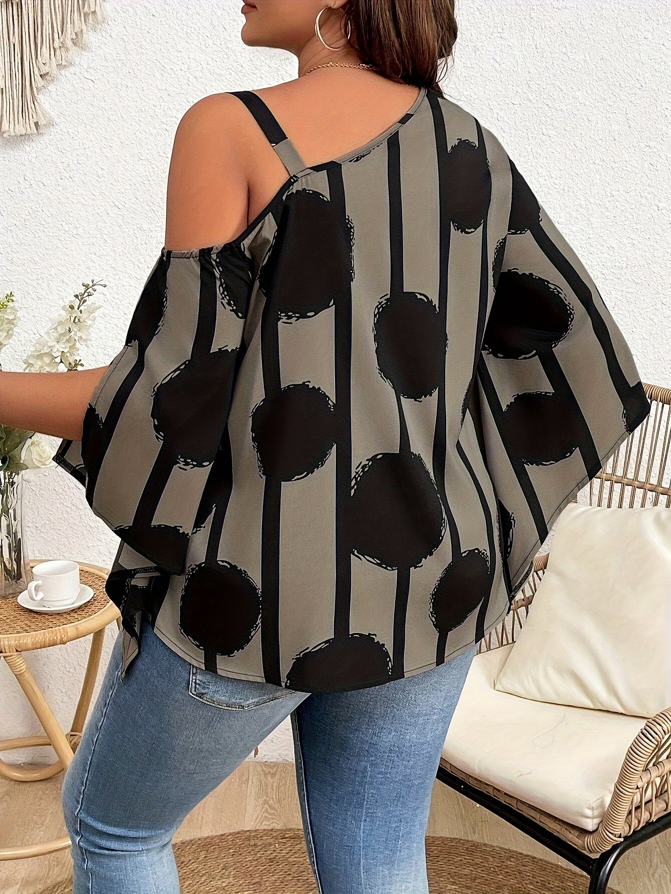 Women's Plus Size Fashion Off-the-Shoulder Charming Chain