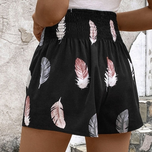 Elegant Feather Waist Shorts