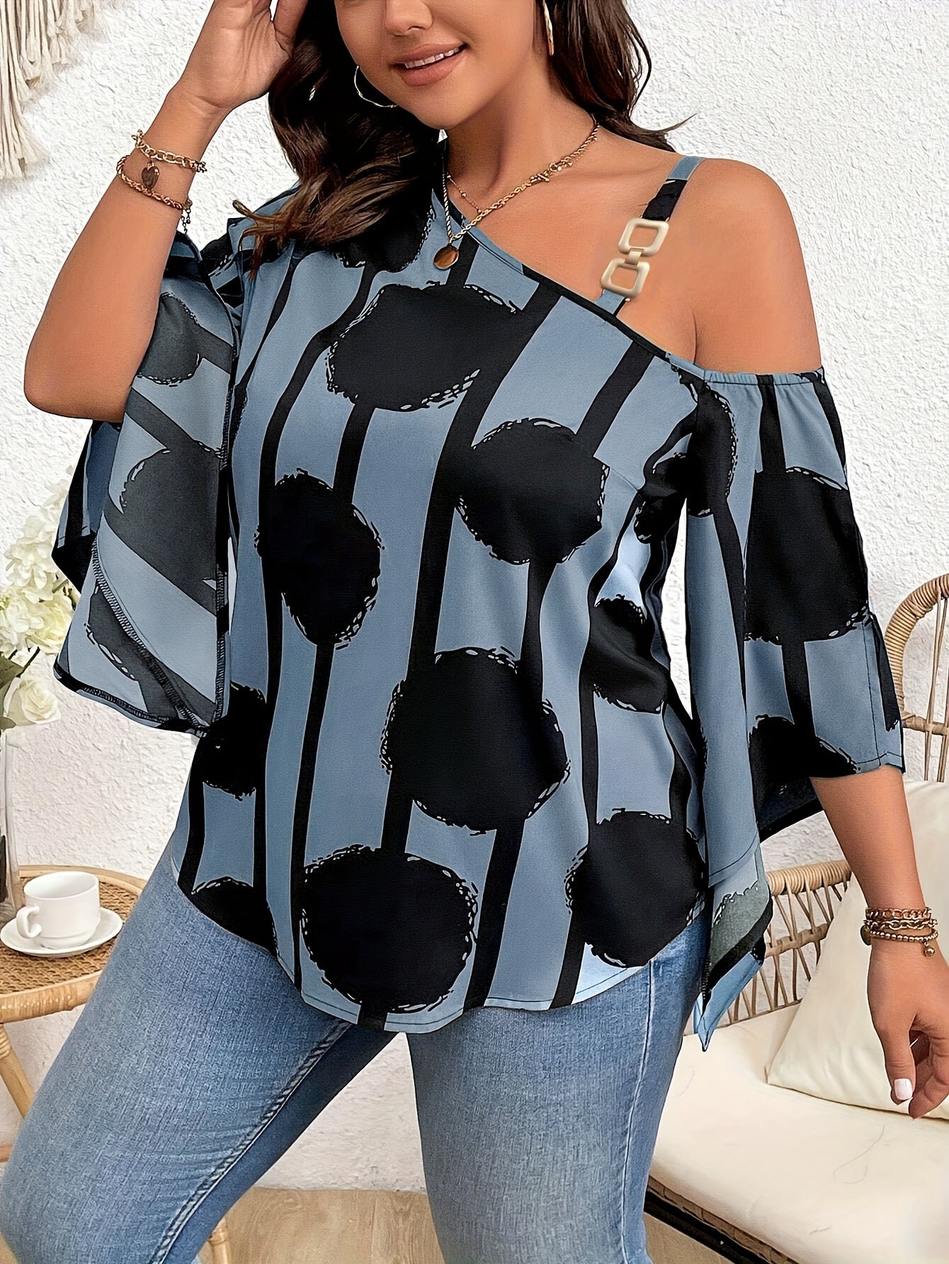 Women's Plus Size Fashion Off-the-Shoulder Charming Chain