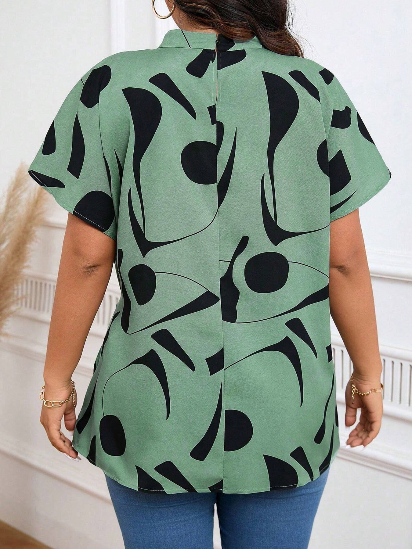 Plus-size Elegant Short-sleeve Shirt