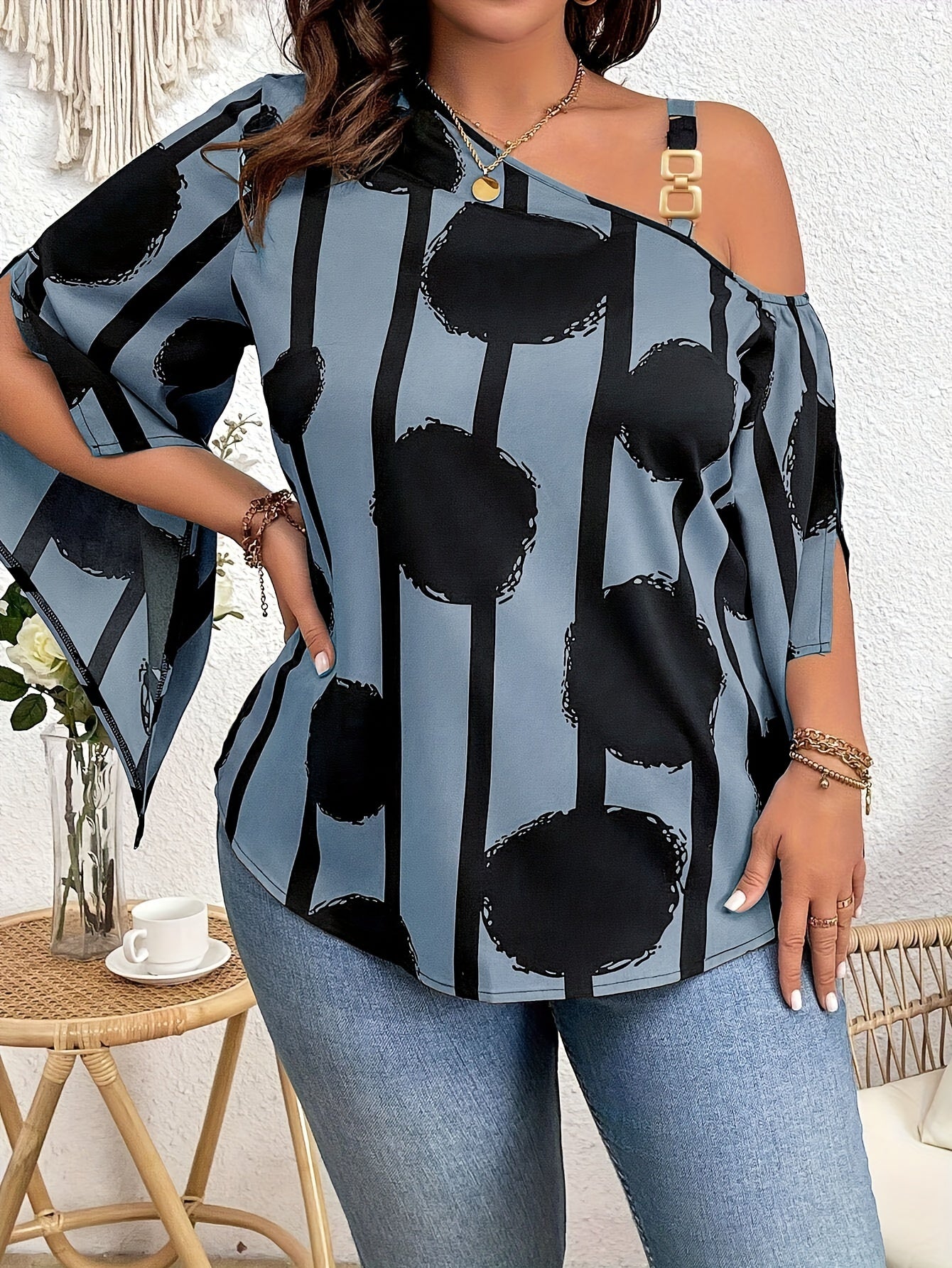 Women's Plus Size Fashion Off-the-Shoulder Charming Chain