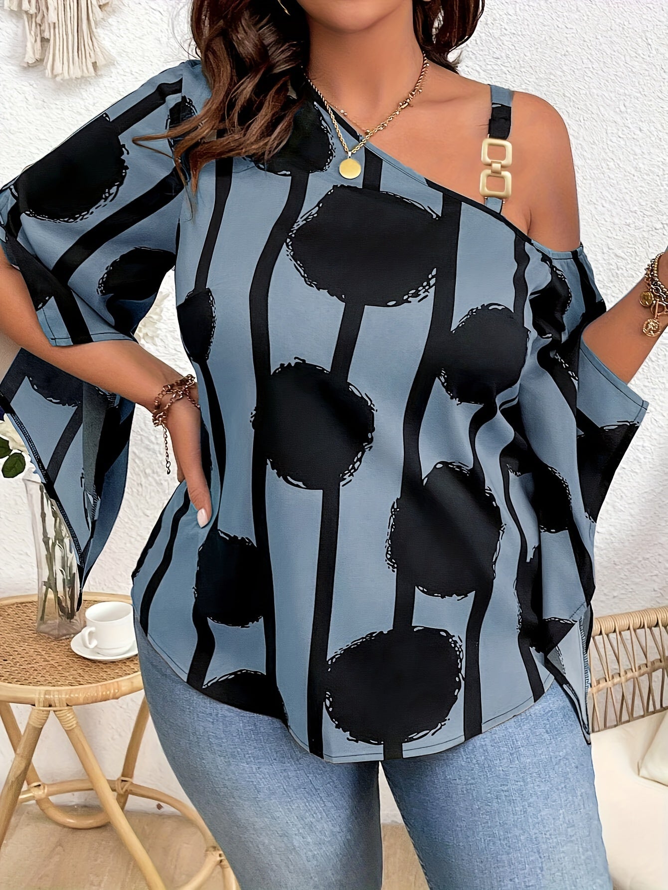 Women's Plus Size Fashion Off-the-Shoulder Charming Chain