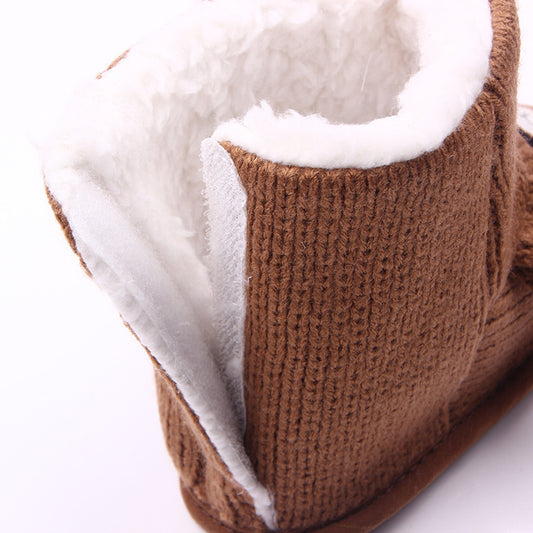 New bear knitting plus baby shoes